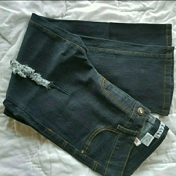 Sz 10 - 20 distressed dark wash denim/Jean capris - Picture 5 of 6